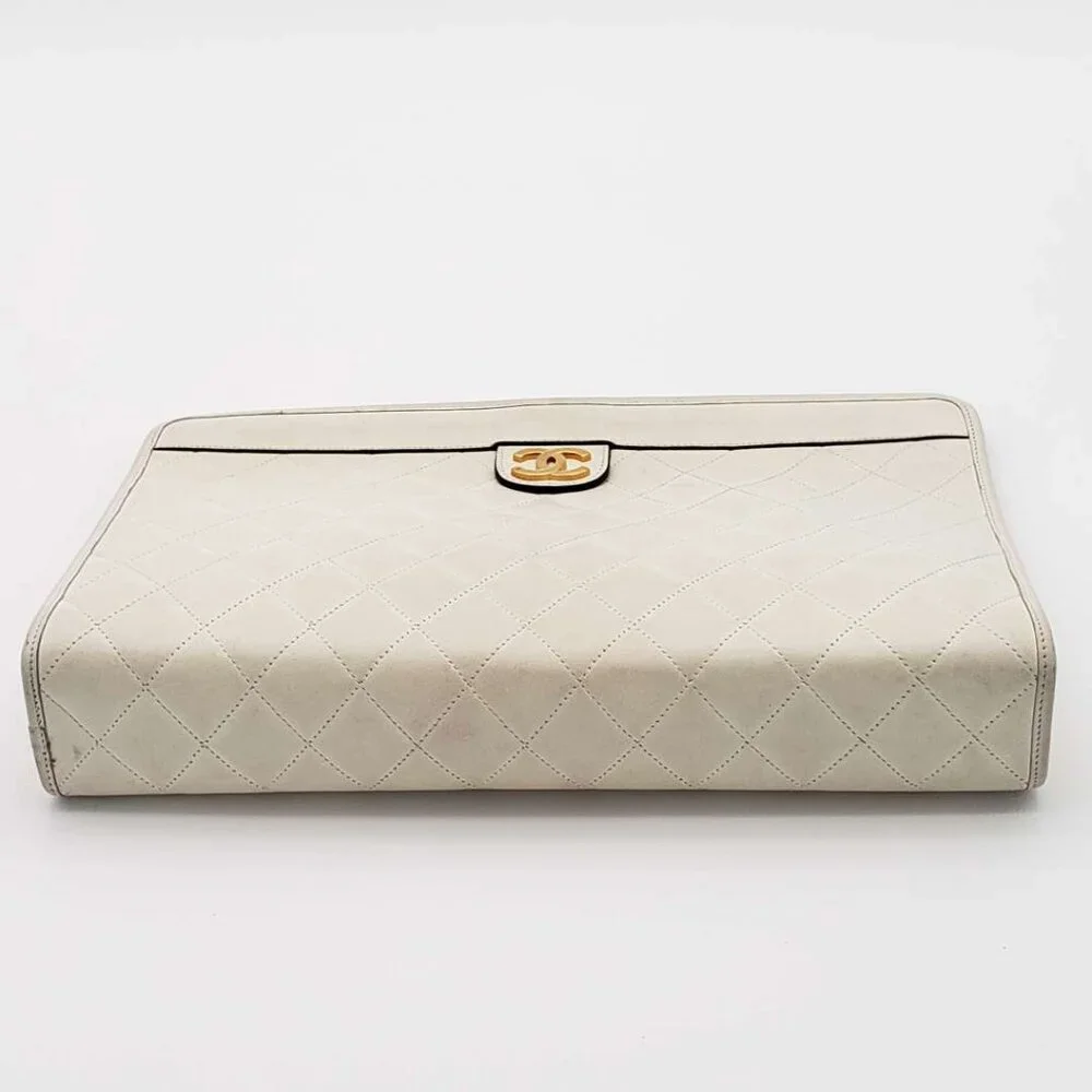 100% Authentic CHANEL Classic Leather Clutch Bag 500-101424 - Picture 8 of 16